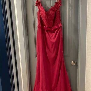 Elegant Red Lace Evening Gown